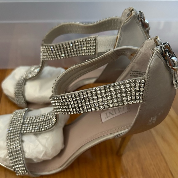 GLINT Heels - Picture 2 of 3